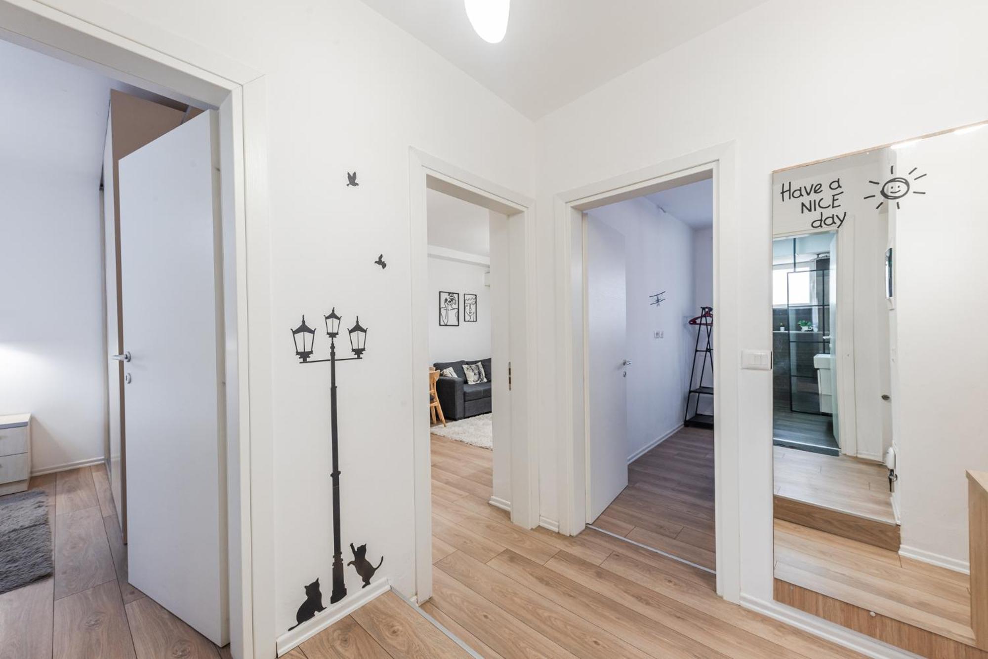 Noir Apartment By Kondo Stays Tirana Eksteriør billede
