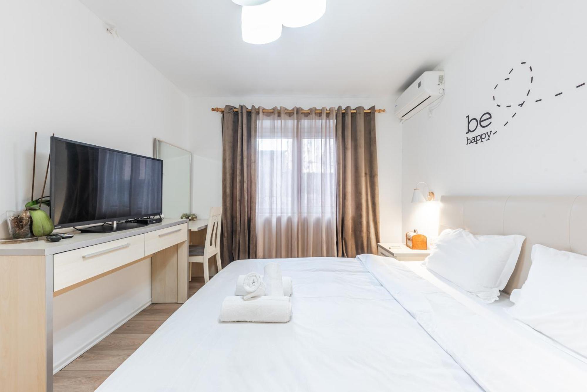 Noir Apartment By Kondo Stays Tirana Eksteriør billede