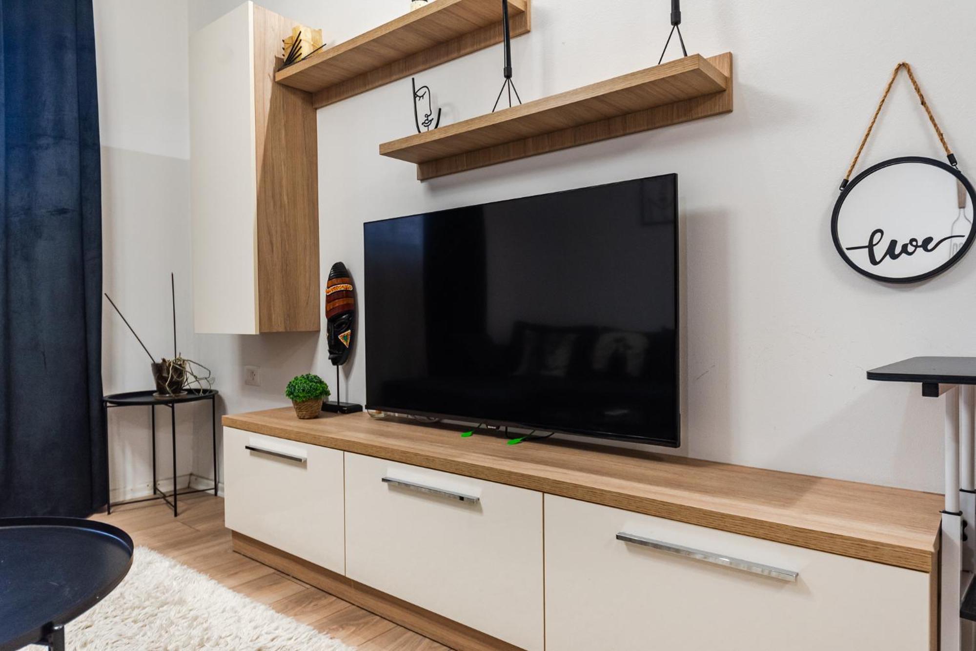 Noir Apartment By Kondo Stays Tirana Eksteriør billede
